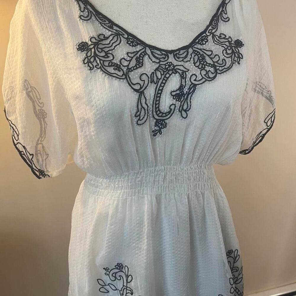 Flowy unique white blouse